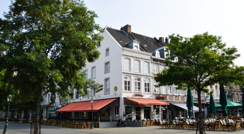 Book a cheap room in Hotel La Colombe